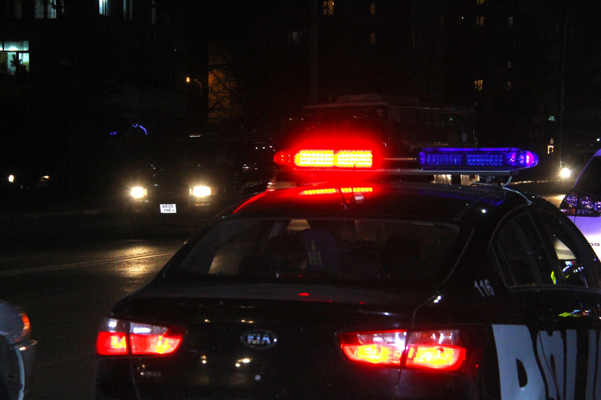 Шөнө ганцаараа явж байсан эмэгтэйн толгойд уут углаж, дээрэмджээ